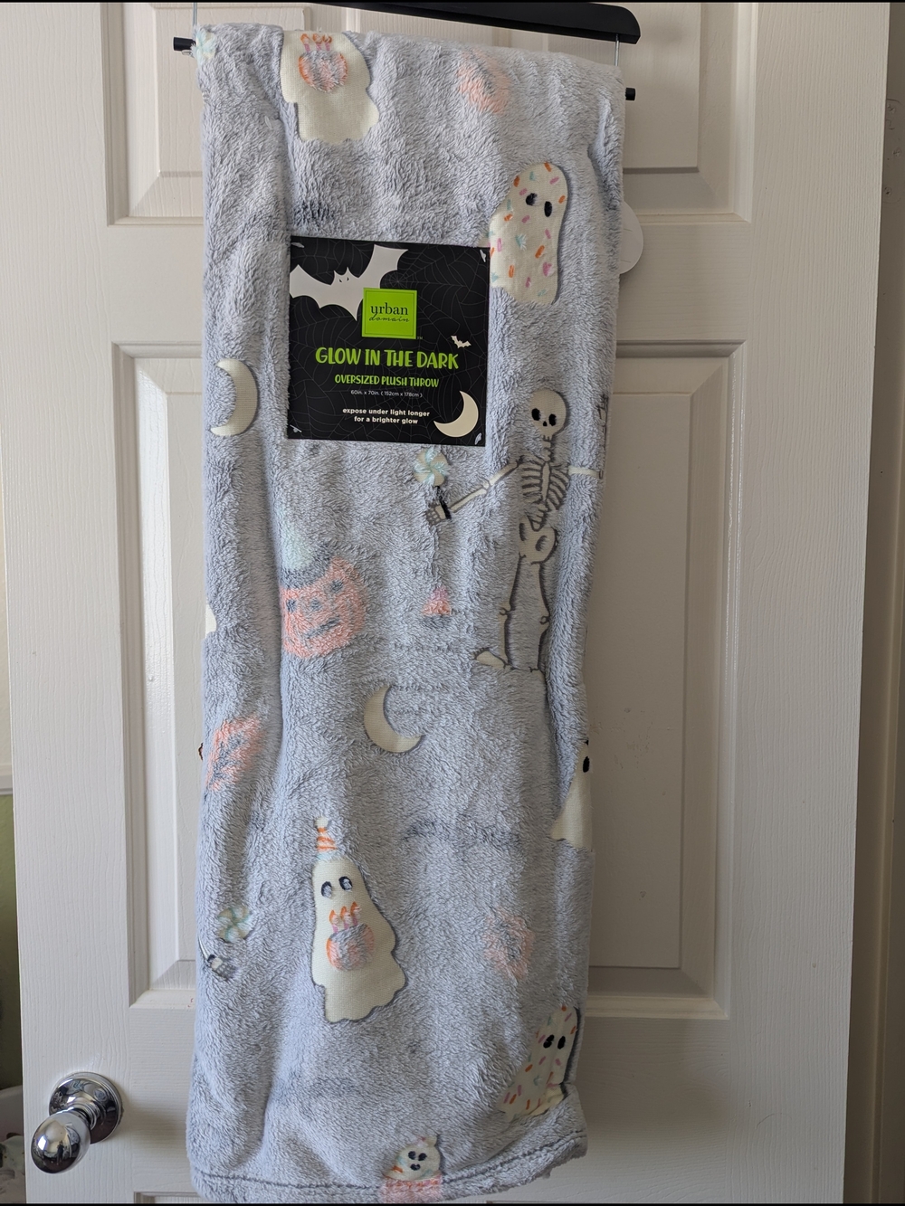 Glow-in-the-Dark Halloween Plush Throw - Ghosts & Skeletons, Light Gray